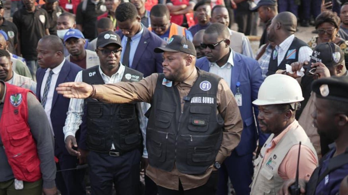 Social — Inspection des travaux du pont Cabu à Kinshasa par Daniel Bumba