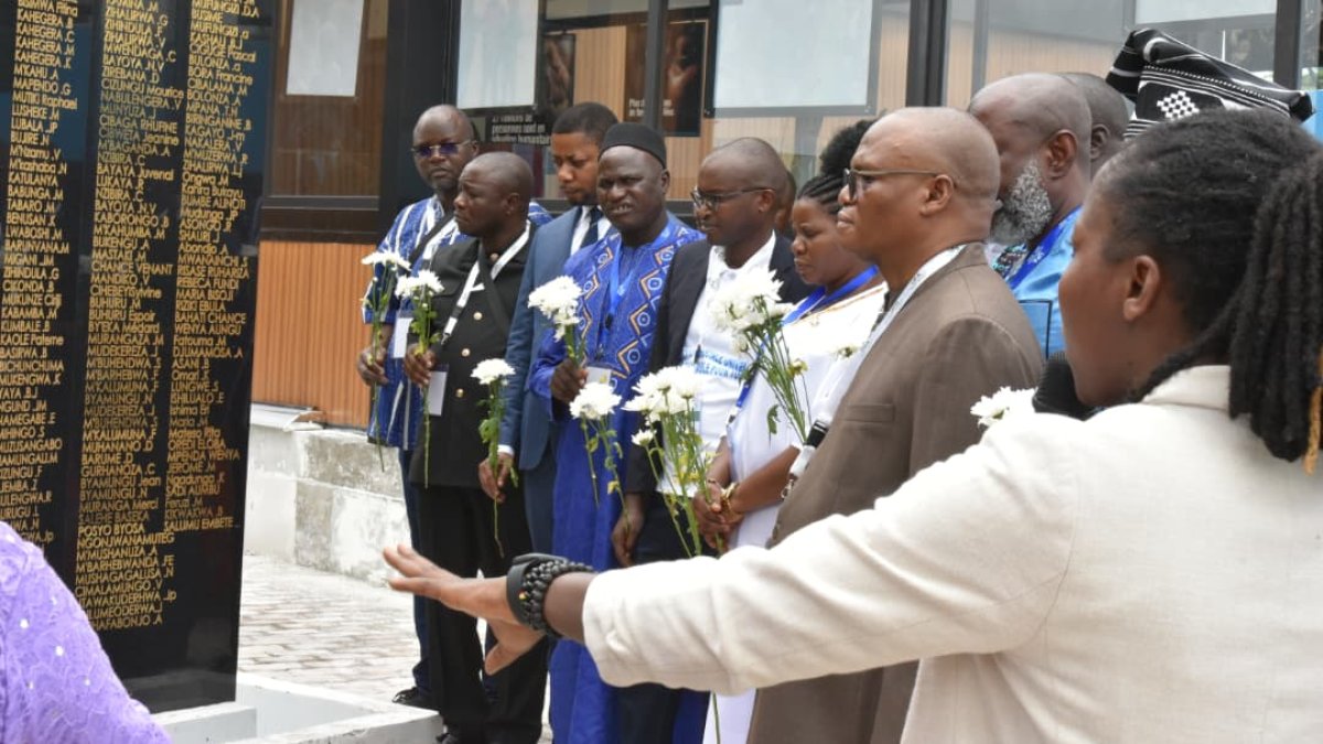 Politique — Visite des parlementaires africains au Mémorial du génocide congolais à Kinshasa
